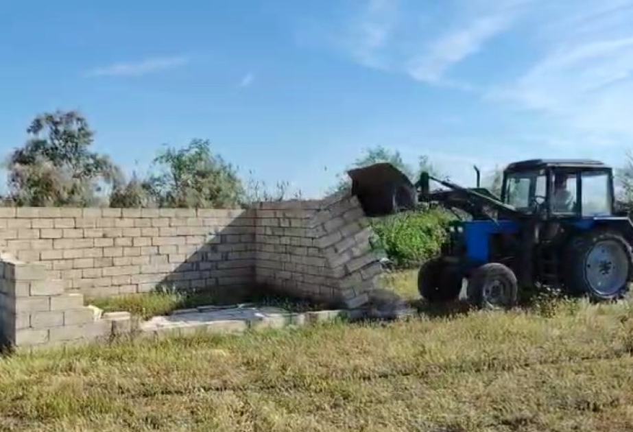 İmişlinin Cavadxanlı kəndində qanunsuz tikili sökülüb