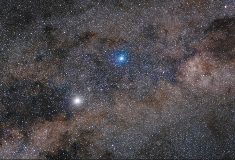 Silicate clouds discovered in atmosphere of distant exoplanet