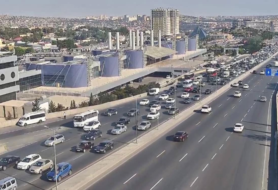 Bakıda bir sıra yollarda sıxlıq müşahidə olunur - SİYAHI