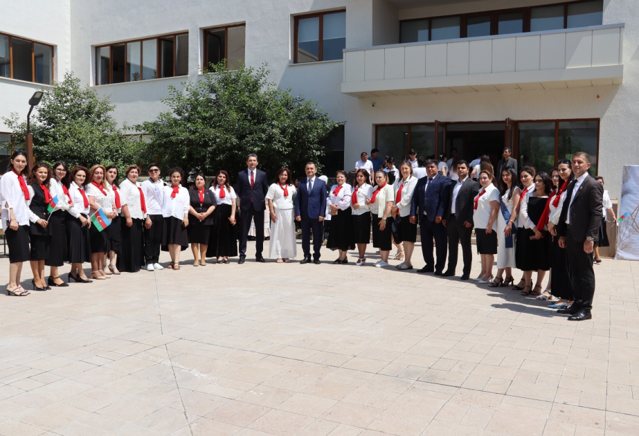 Xankəndidə 37 il əvvəlin məzunları yarımçıq qalan “Son zəng”i qeyd ediblər