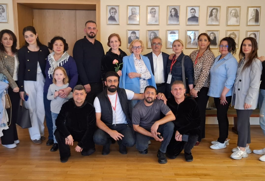 “İnnab ağacı” premyerasını Sankt-Peterburq səhnəsində etdi