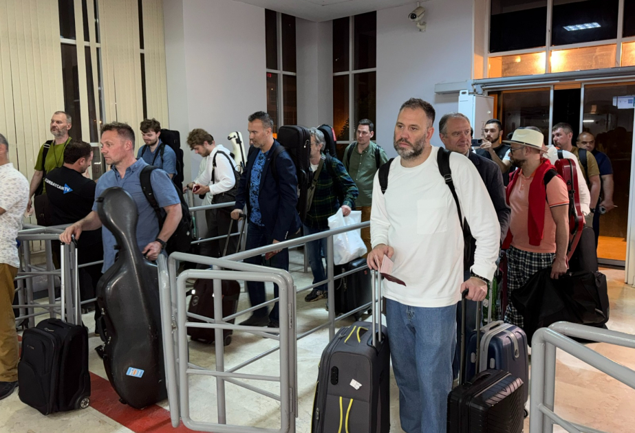 Rusiyanın Böyük Simfonik Orkestrinin növbəti qrupu İrandan Azərbaycana təxliyə olunub