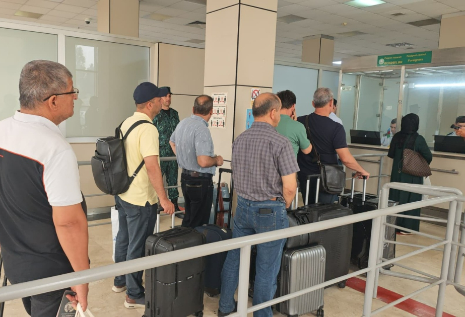 Bir qrup Tacikistan vətəndaşı İrandan təxliyə olunub VİDEO