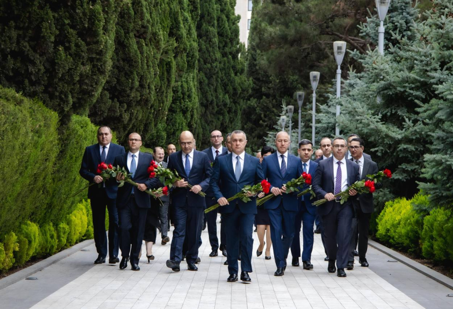 Səhiyyə Nazirliyi Tibb İşçilərinin Peşə Bayramı Gününü qeyd edir