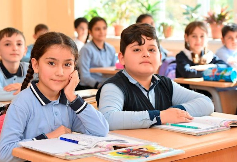 2024-2025-ci tədris ilində paytaxtda 43 mindən çox şagirdin elektron sistem vasitəsilə yerdəyişməsi aparılıb