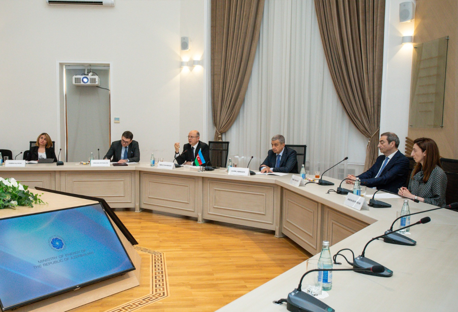 وزير الطاقة الأذربيجاني يبحث مع رئيس برلمان مقدونيا الشمالية توسيع التعاون