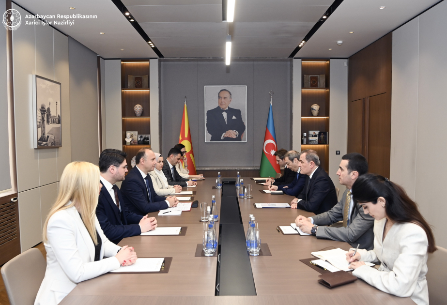 وزير الخارجية الأذربيجاني يبحث مع رئيس برلمان مقدونيا الشمالية العلاقات الثنائية ومتعددة الأطراف والشؤون الإقليمية