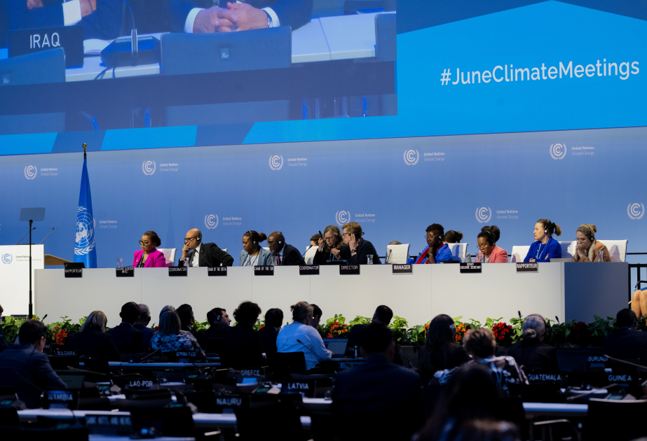 En Bonn, las partes no logran alcanzar un acuerdo sobre la evaluación global y piden que dejen de usar combustibles fósiles