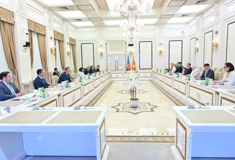 Se discutieron las perspectivas de desarrollo de las relaciones bilaterales entre Azerbaiyán y Macedonia del Norte