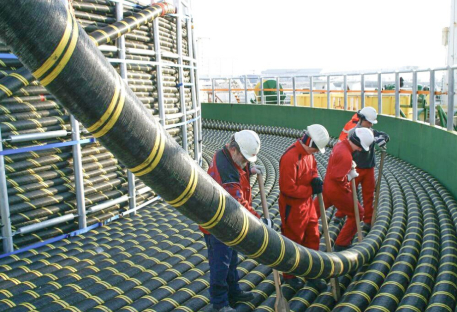 400 Terabits por Segundo Bajo el Mar Caspio: Un Ambicioso Proyecto Entre Kazajistán y Azerbaiyán