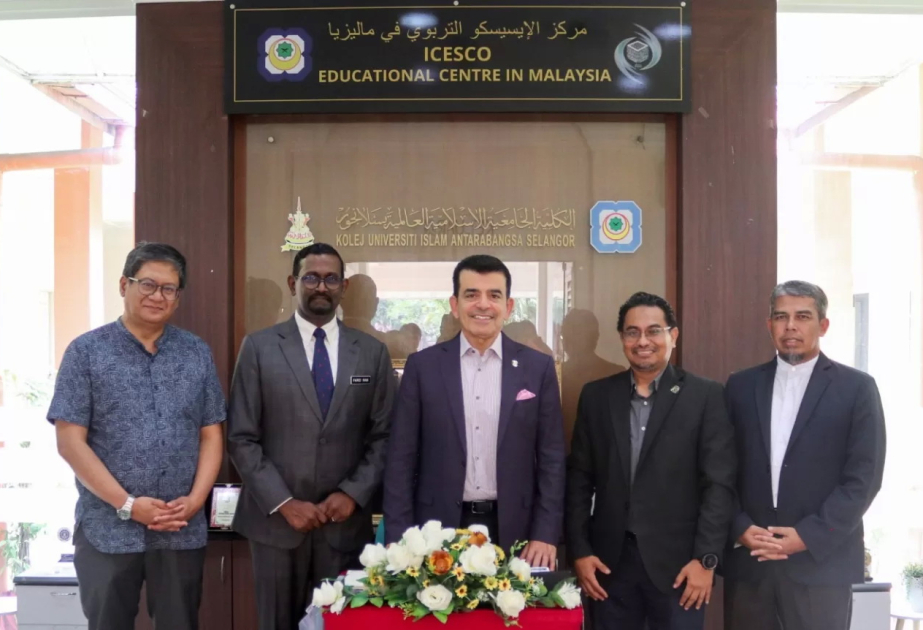 Le Directeur général de l’ICESCO visite le Centre pédagogique de langue arabe de l’Organisation en Malaisie