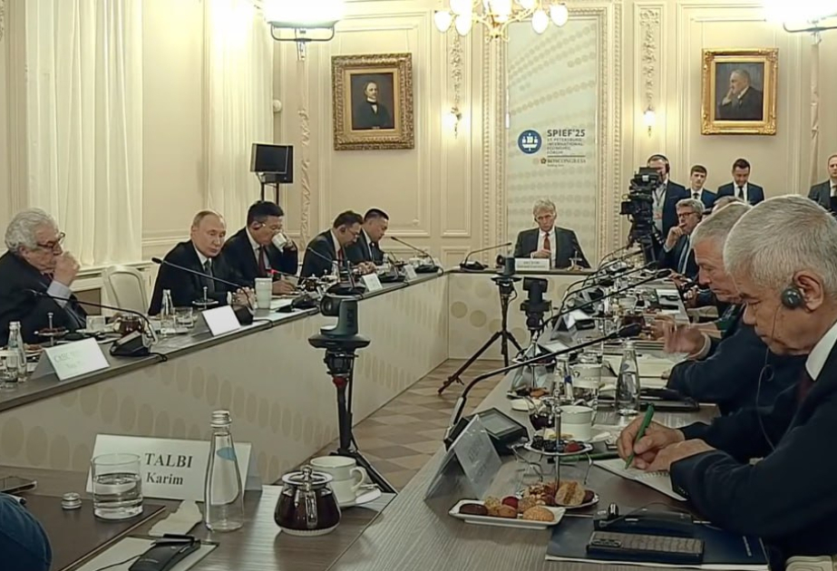 Путин: Россия открыта к переговорам, но Германия не может считаться нейтральным посредником