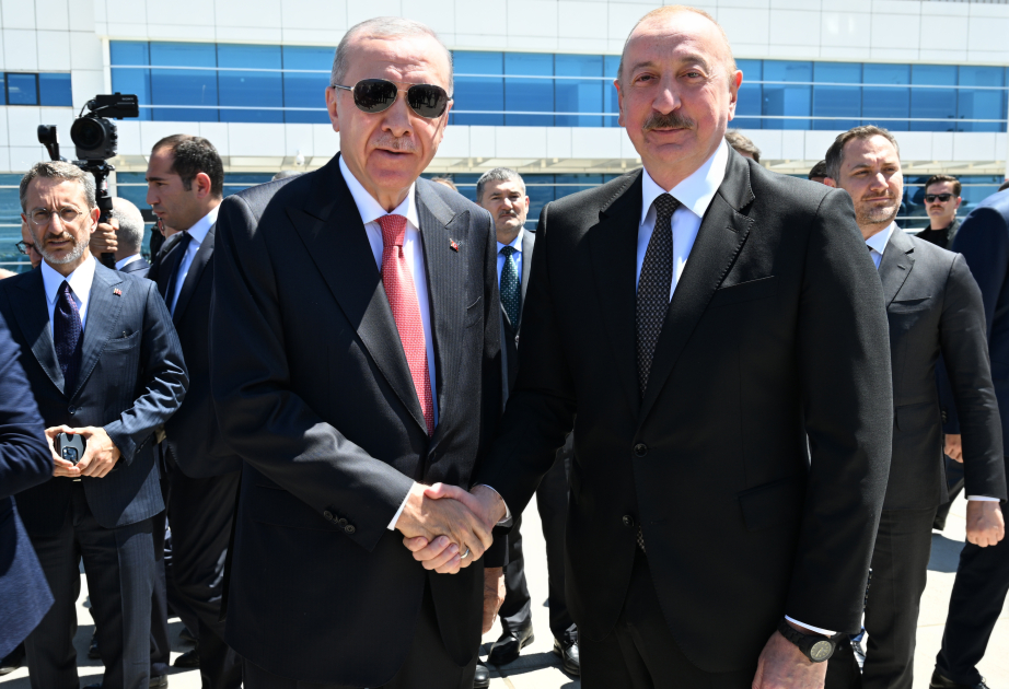 El Presidente Ilham Aliyev realiza una visita de trabajo a Türkiye
