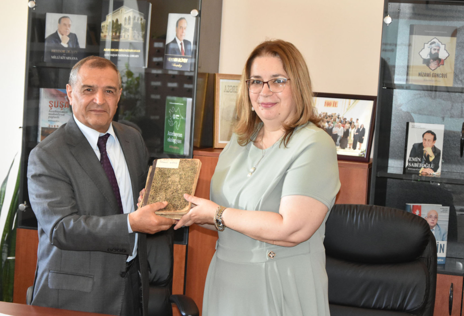 Sabit Rəhmanın qiymətli kitablardan ibarət şəxsi kolleksiyası Milli Kitabxanaya hədiyyə edilib