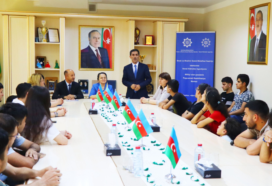 Əlilliyi olan şəxslərin Peşə-əmək Reabilitasiyası Mərkəzində “İnsan Hüquqları Aylığı”na həsr edilən tədbir keçirilib
