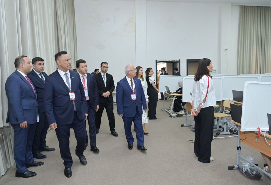 Deputatlar sertifikatlaşdırma imtahanını izləyiblər