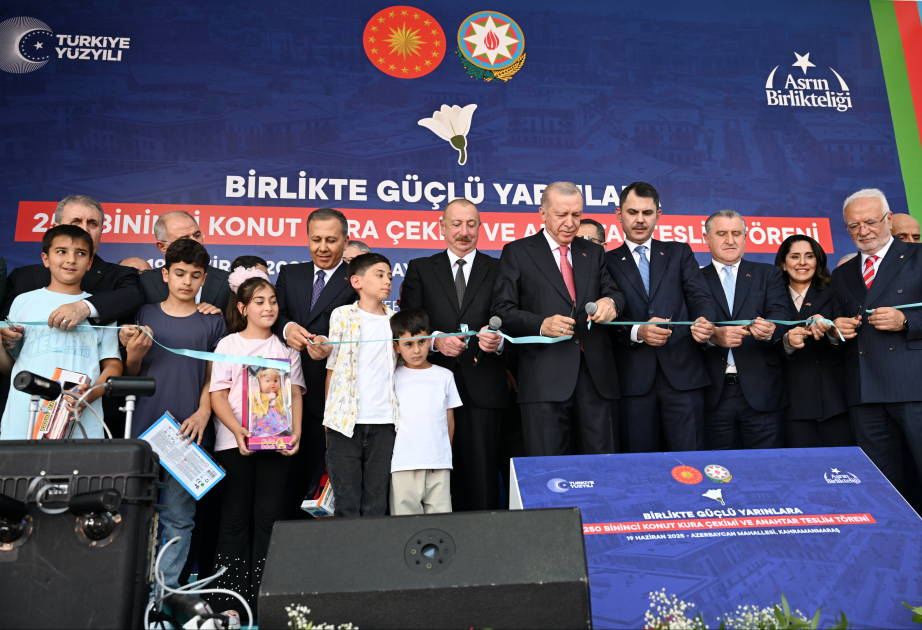 Ceremonia de inauguración del “Barrio de Azerbaiyán” celebrada en la ciudad turca de Kahramanmaraş