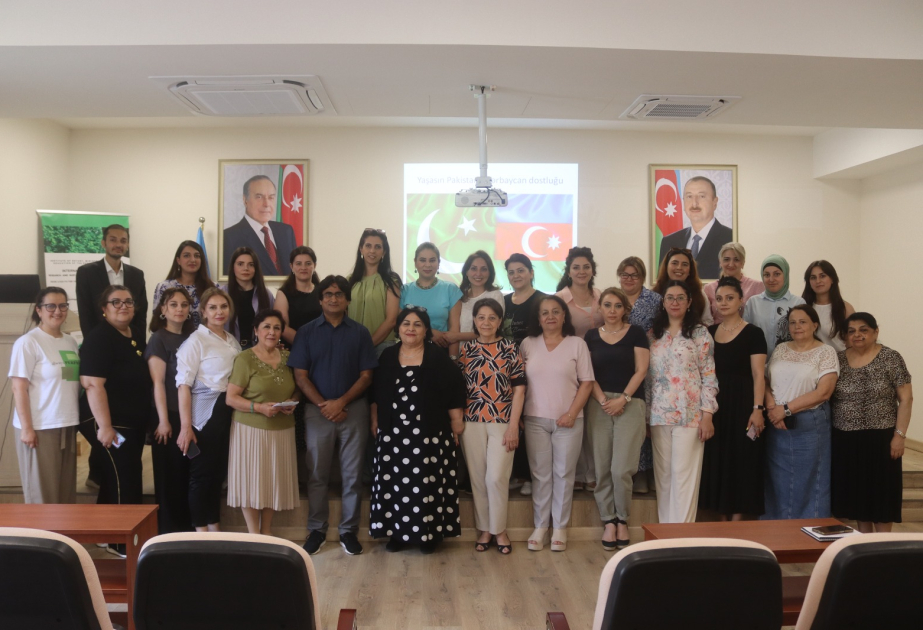 Botanika İnstitutunda elmi təlim keçirilib