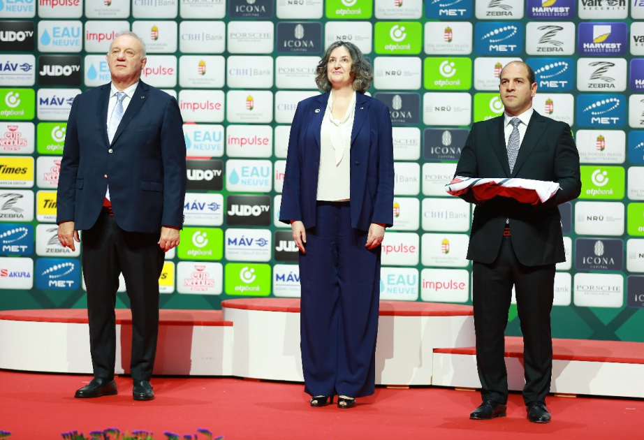 Flag of International Judo Federation handed over to Azerbaijan