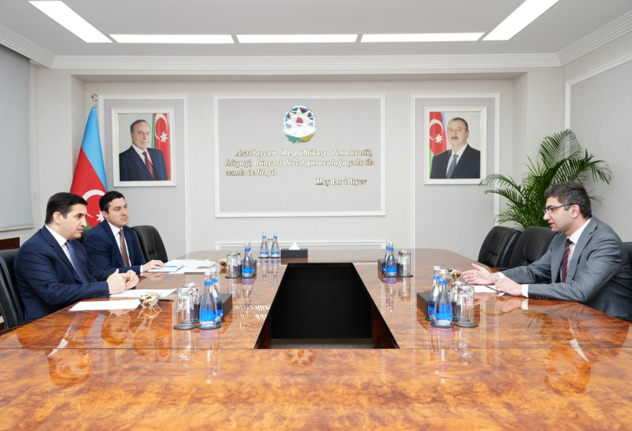 Ədliyyə naziri “Yüksəliş” müsabiqəsinin qalibləri ilə görüşüb