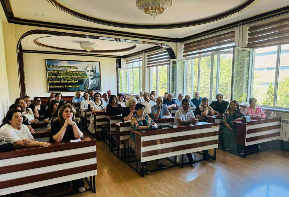 Filologiya fakültəsinin məzunları 30 il sonra yenidən BDU-da