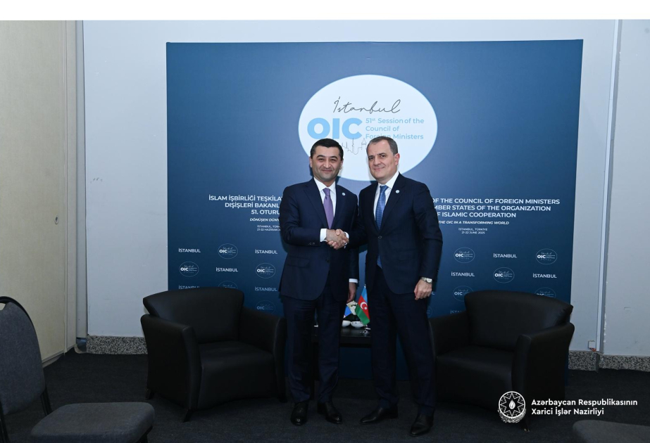 İstanbul : Les chefs de la diplomatie azerbaïdjanise et ouzbèke discutent de la situation régionale