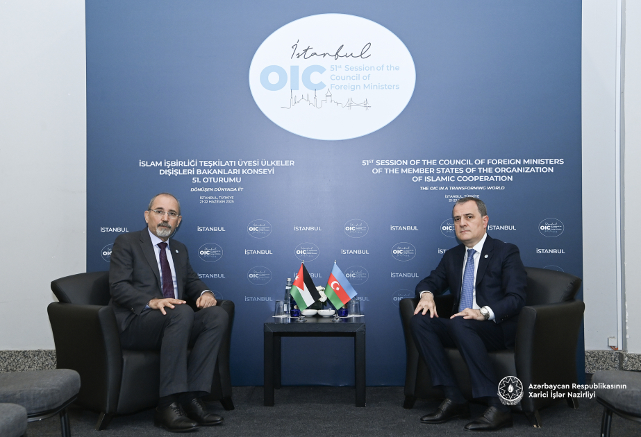 Entretien des ministres azerbaïdjanais et jordanien des affaires étrangères à Istanbul