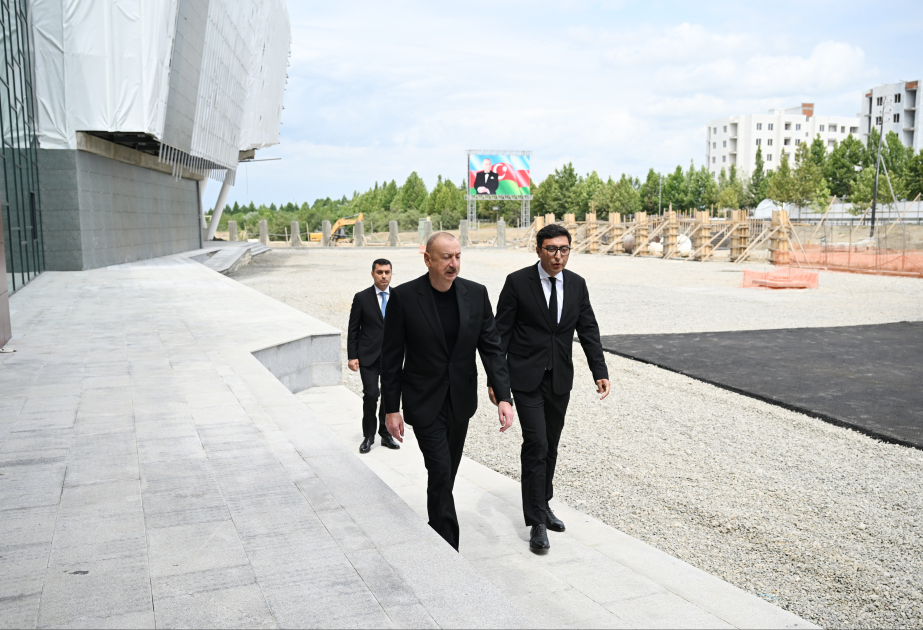 Präsident Ilham Aliyev inspiziert Baufortschritt des Olympia-Komplexes in Yevlakh AKTUALISIERT VIDEO