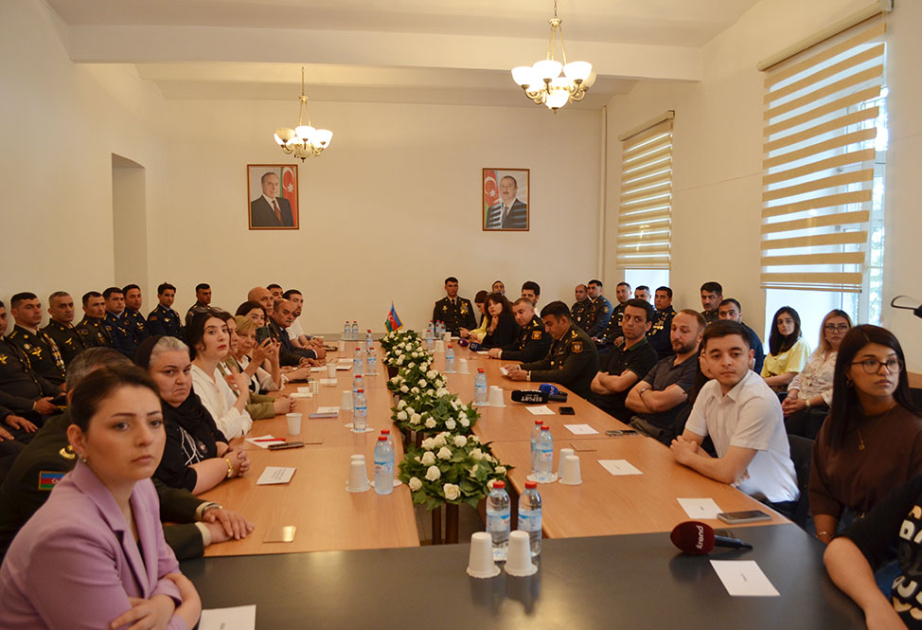 Azerbaijan Defense Ministry hosts meeting with media and NGO representatives