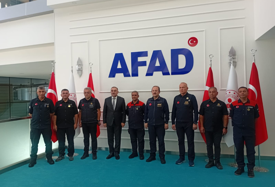 Ankarada AFAD Türkiyə əməkdaşları Azərbaycan FHN adından mükafatlandırılıb