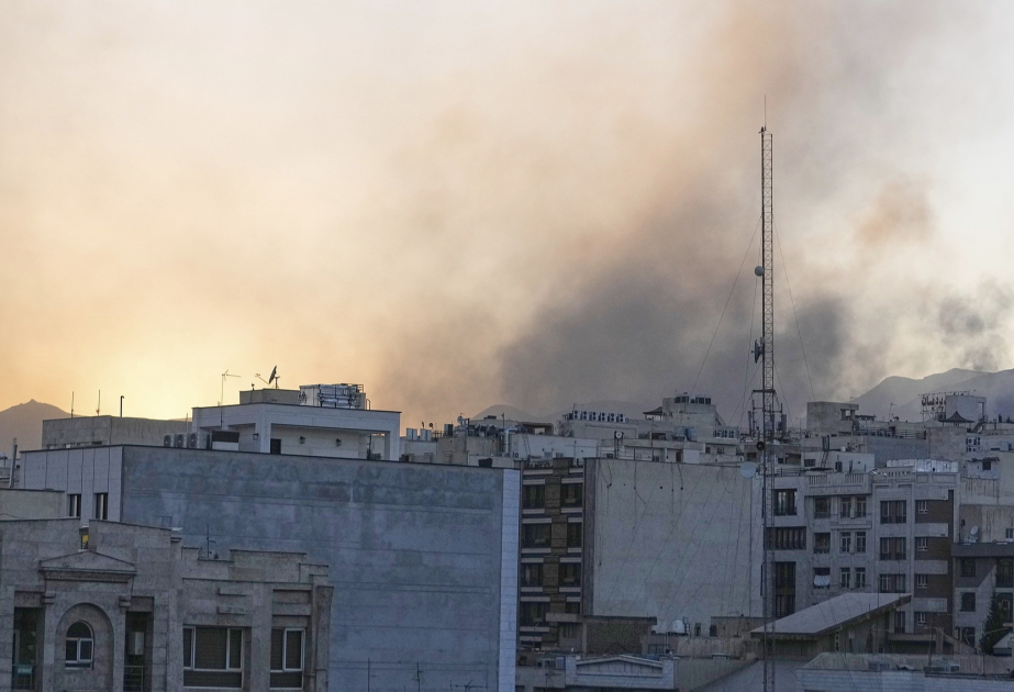 Los medios de comunicación iraníes informaron de dos explosiones en Teherán