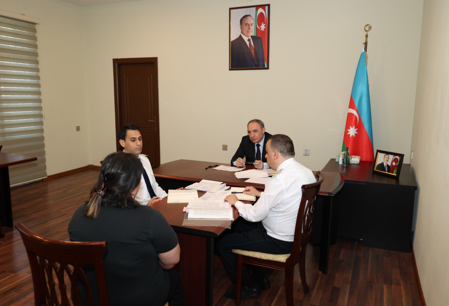 Baş prokuror Binəqədi rayonunda vətəndaşların müraciətlərini dinləyib