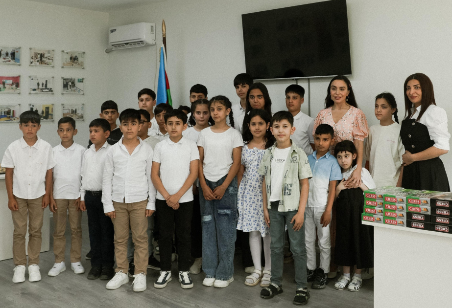 Leyla Aliyeva und Arzu Aliyeva nehmen an Eröffnungsfeier der Kinder- und Jugendsport- und Schachschule in Khizi teil