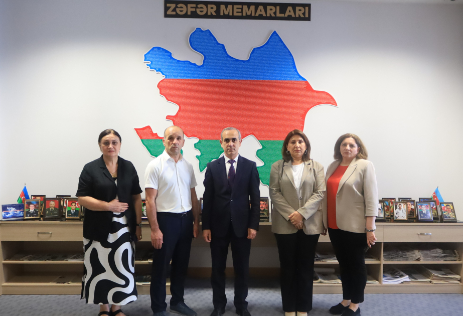 Millətlərarası dostluq evinin sədri Mərkəzi Elmi Kitabxanada olub