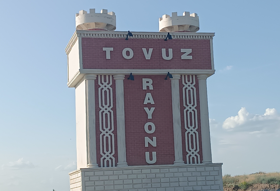 Tovuzda minik maşını aşıb, xəsarət alan var
