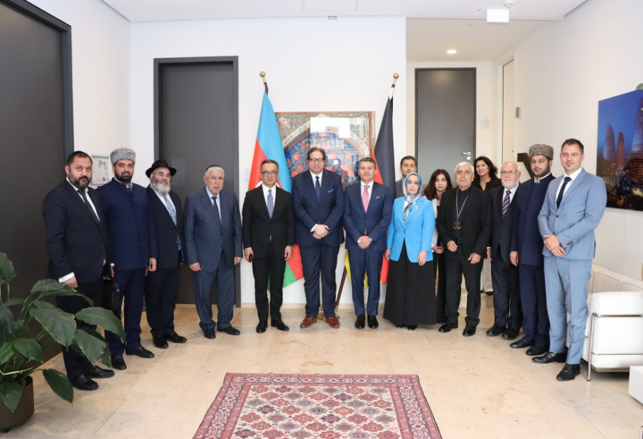 Azərbaycan nümayəndə heyəti Almaniyada müxtəlif dini konfessiyaların nümayəndələri ilə görüşüb