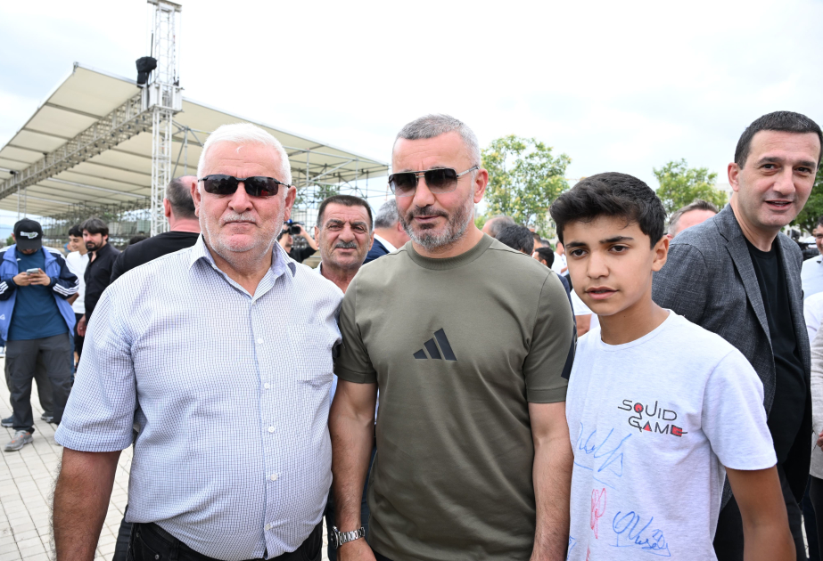 "Qarabağ" "İmarət" stadionunun tikintisi ilə tanış olub