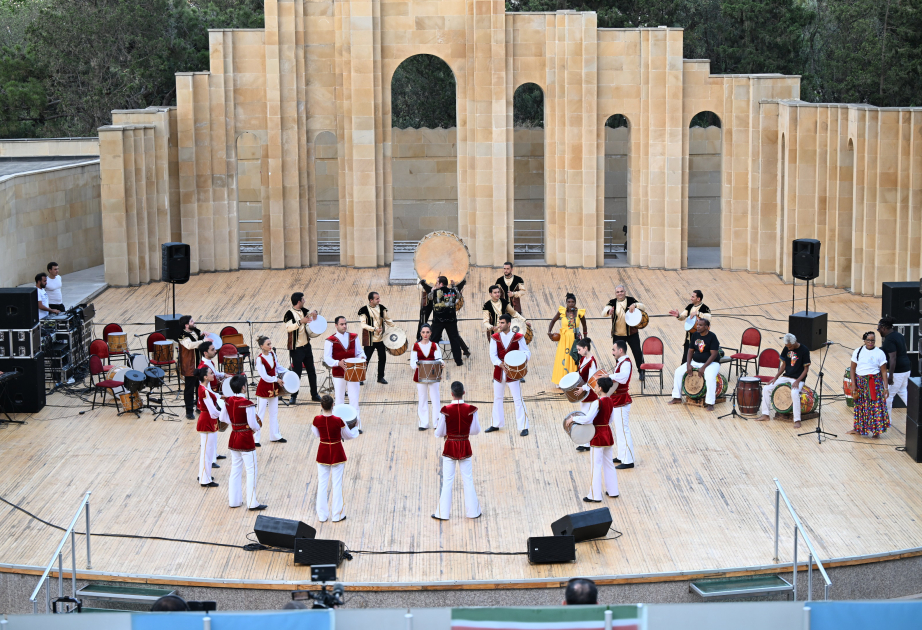 “Yaşıl Teatr”da Azərbaycan və Qvadelupun mədəniyyət və incəsənət xadimlərinin iştirakı ilə konsert olub