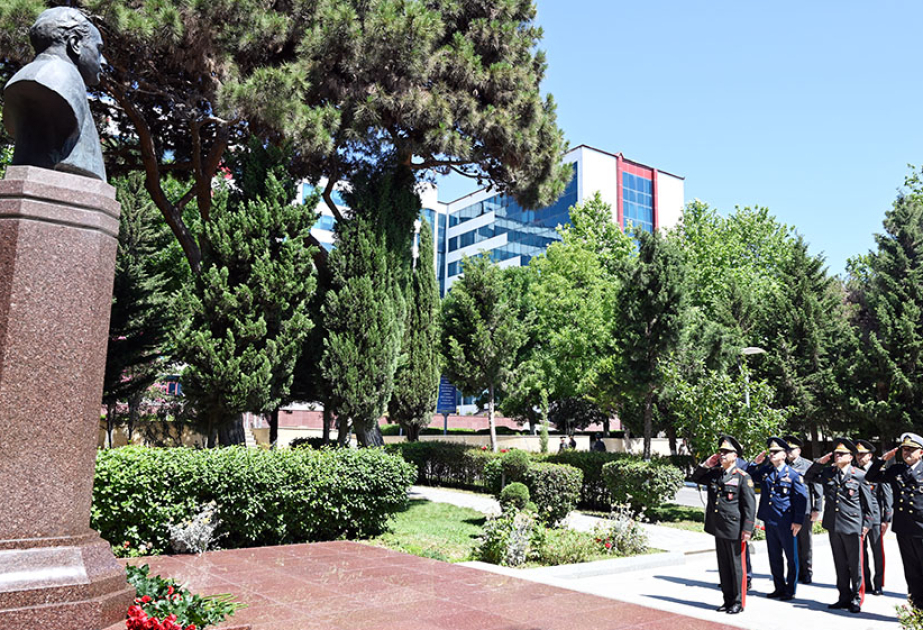 Silahlı Qüvvələr Günündə Müdafiə Nazirliyinin rəhbərliyi hospitalı ziyarət edib