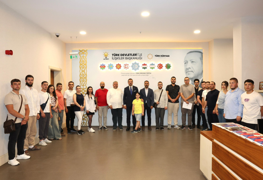 Türkiyənin Türk Dövlətləri ilə Əlaqələr Baş İdarəsinin rəhbəri azərbaycanlı tələbələrlə görüşüb