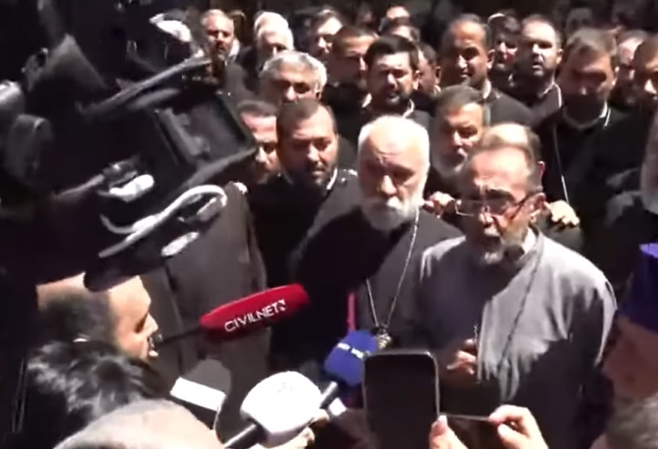 Ermənistanda din xadimləri ilə hüquq-mühafizə orqanları əməkdaşları arasında qarşıdurma yaranıb