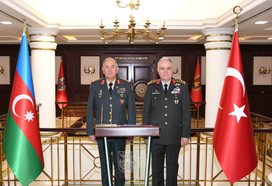 Generalstabschef der Aserbaidschanischen Streitkräfte zu Besuch in Ankara