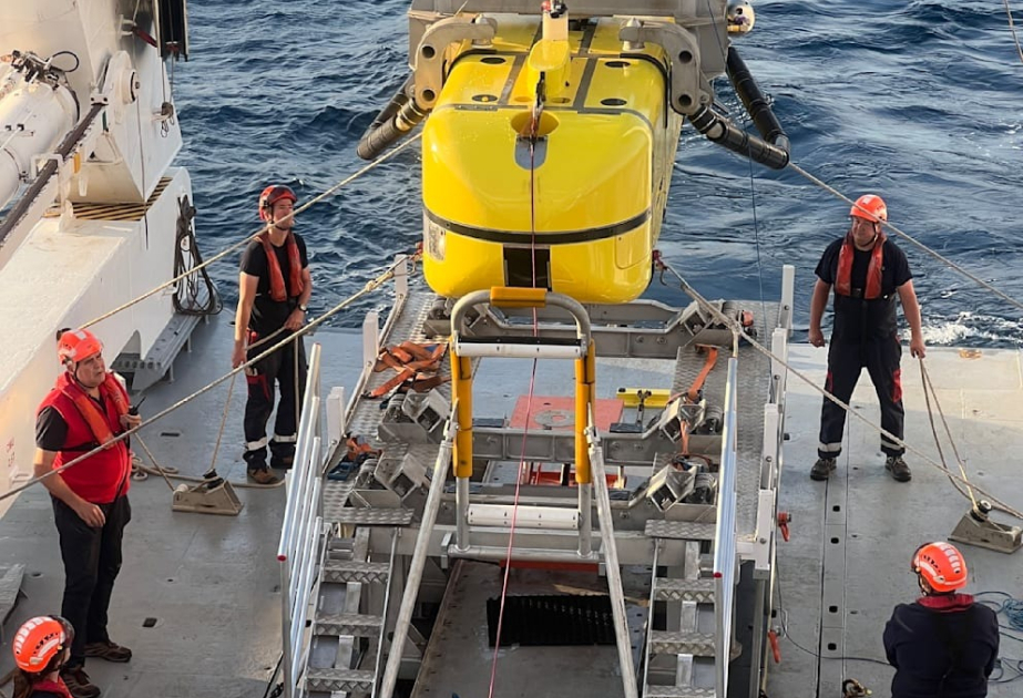 Atlantik okeanında nüvə tullantılarının olduğu 1000-dən çox çəllək aşkarlanıb