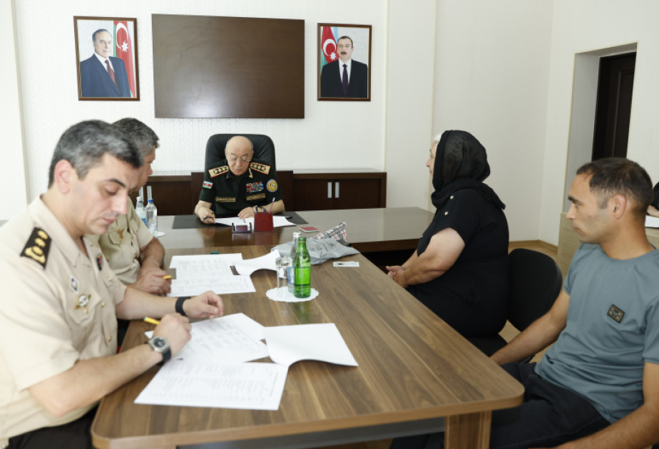 Fövqəladə hallar naziri Şamaxıda vətəndaşların müraciətlərini dinləyib