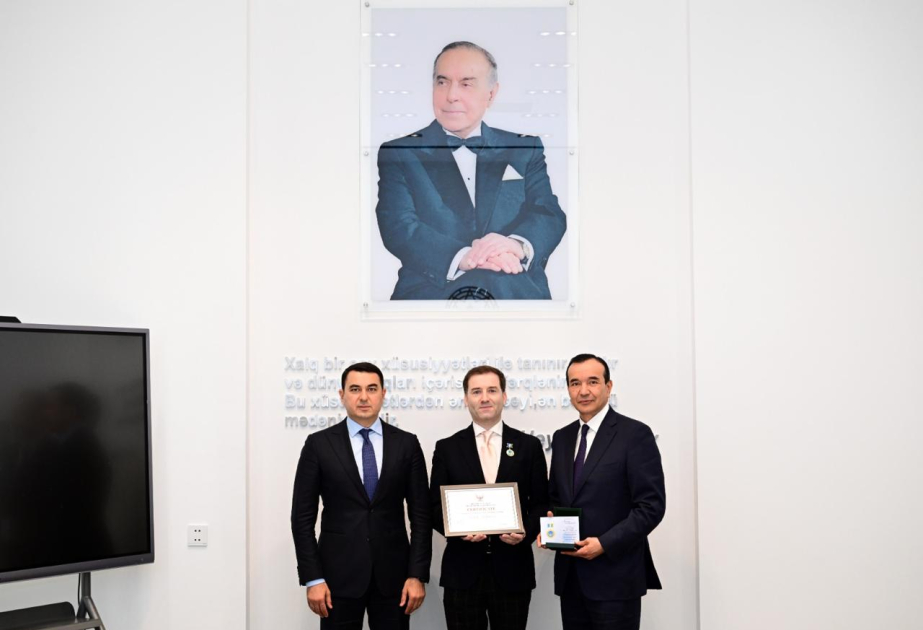 Əməkdar artist Sahib Paşazadə “Özbəkistanın mədəniyyət elçisi” medalı ilə təltif edilib