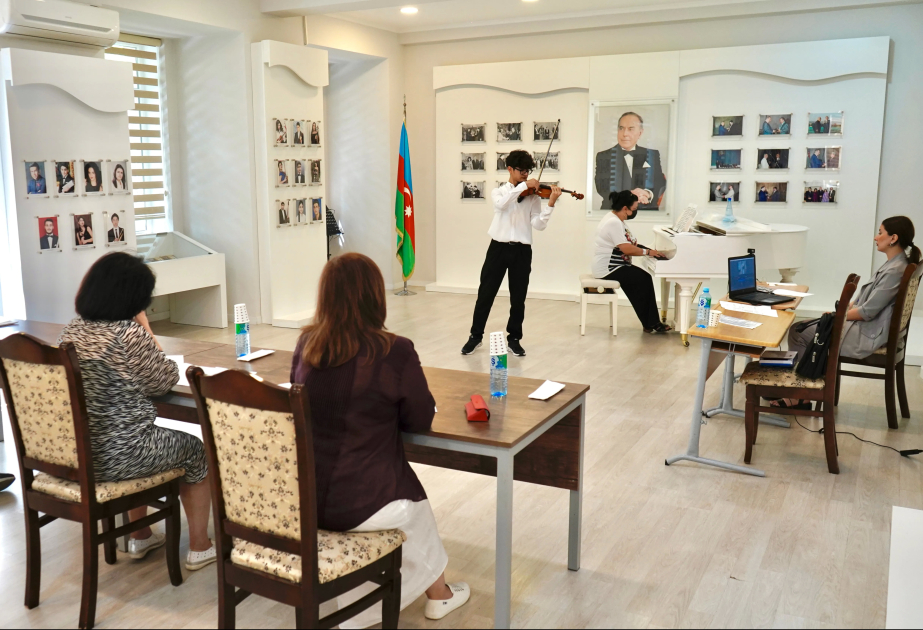 Bülbül adına orta ixtisas məktəbində musiqi sənəti istiqaməti üzrə qabiliyyət imtahanları keçirilir