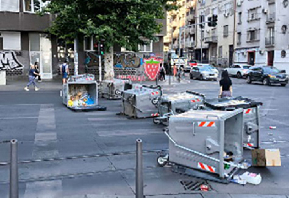 Nümayişçilər Belqradda yenidən yolları bağlayıblar
