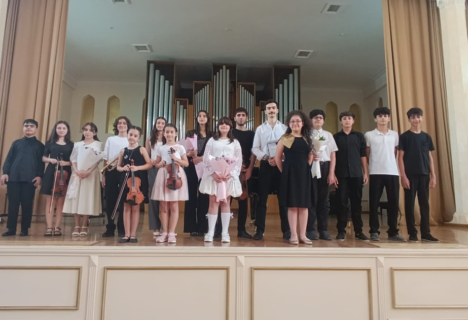 BMA-nın İxtisas musiqi məktəb-studiyası şagirdlərinin 2024 – 2025-ci tədris ili üzrə hesabat konserti keçirilib