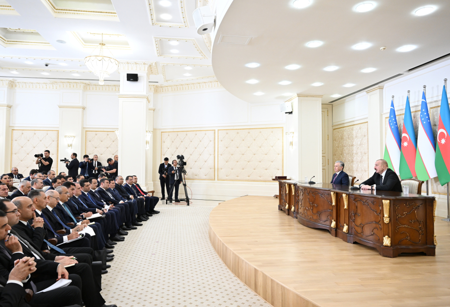 El Presidente de Azerbaiyán y el Presidente de Uzbekistán hicieron declaraciones a la prensa