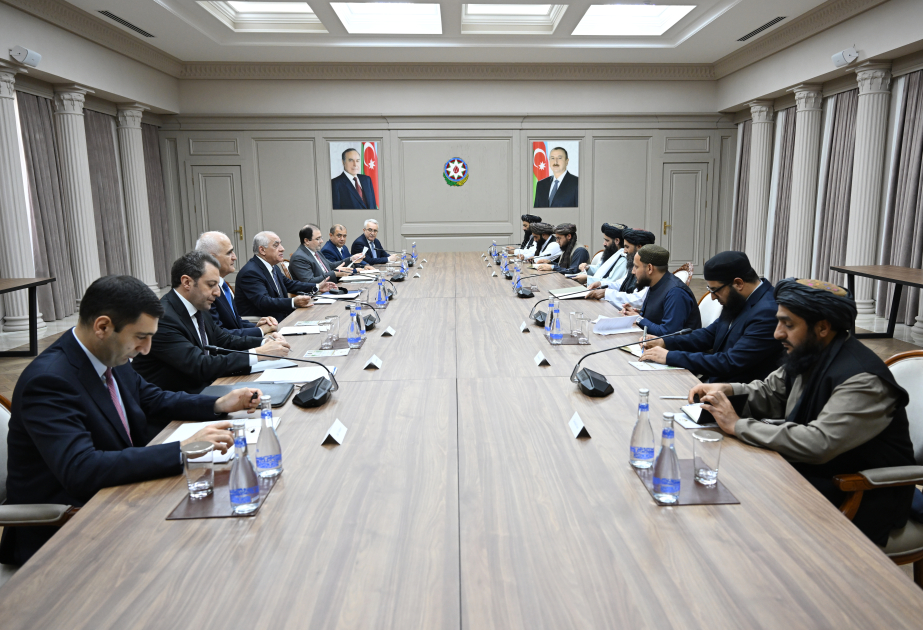 El Primer Ministro de Azerbaiyán se reúne con el Viceprimer Ministro de Afganistán